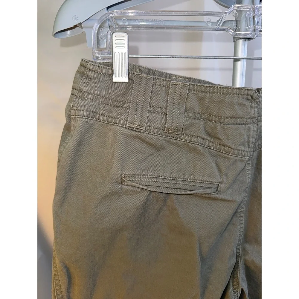 Sonoma Life Style Women 12P Olive Green Cargo Capri Pants Floral Cotton
